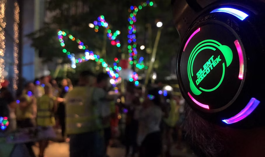 Guests enjoying a Silent Discotek wireless headphone event