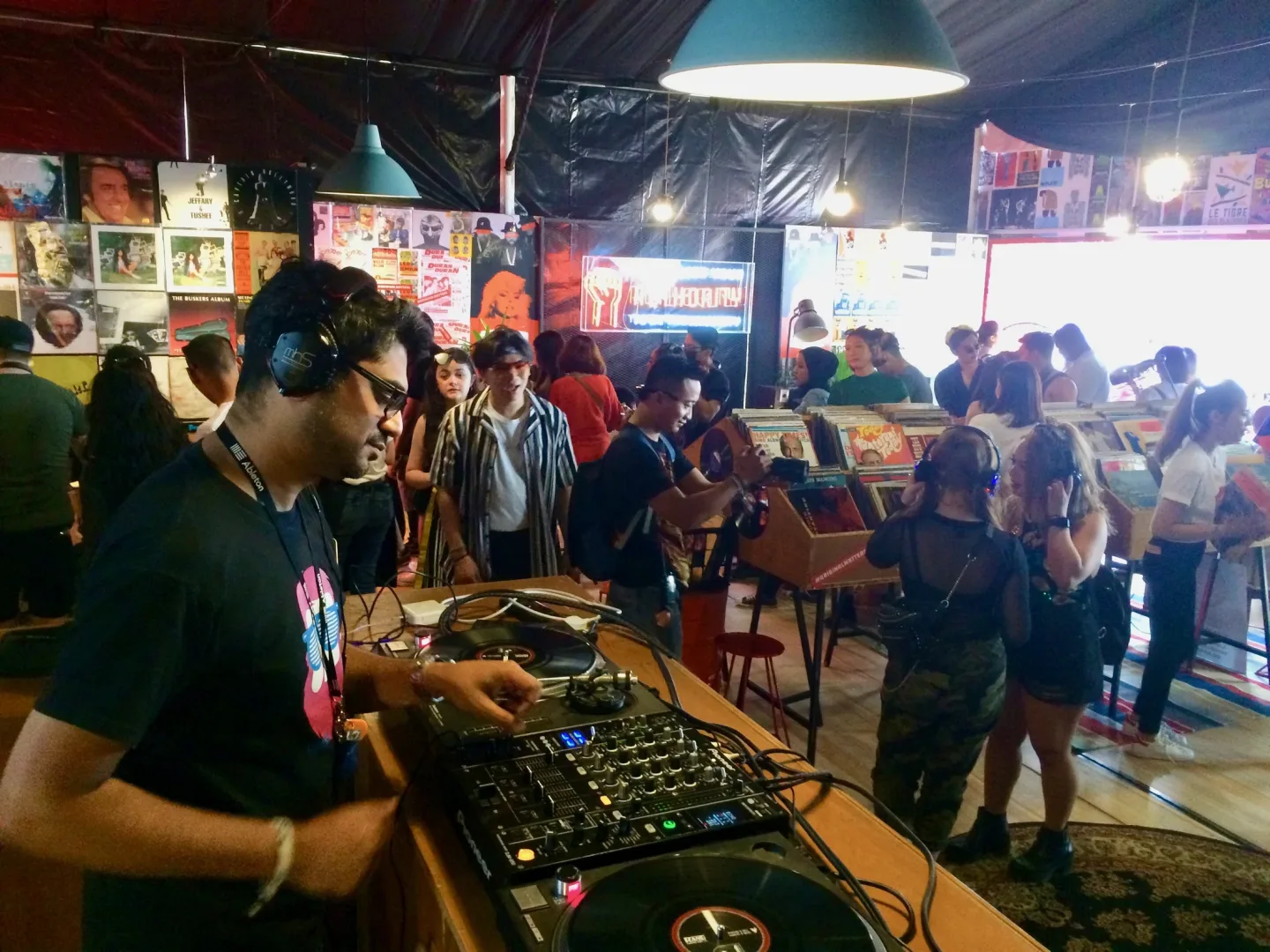 Guests exploring the Good Vibes Festival 2018 listening space